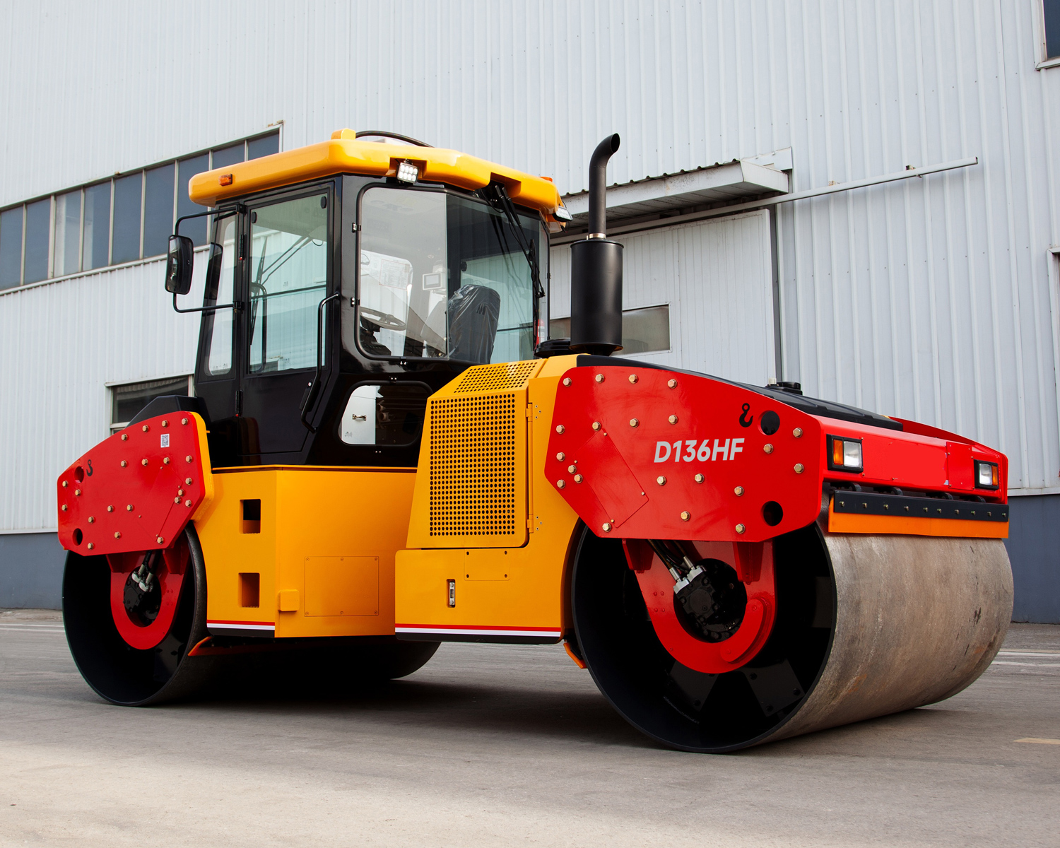 D136HF Tandem roller