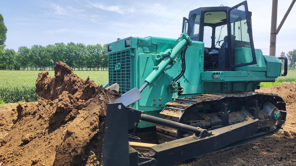 Field Test of E22 Electric Bulldozer: Factory Engineers Verify 200kW Zero-Emission Performance in the Wild