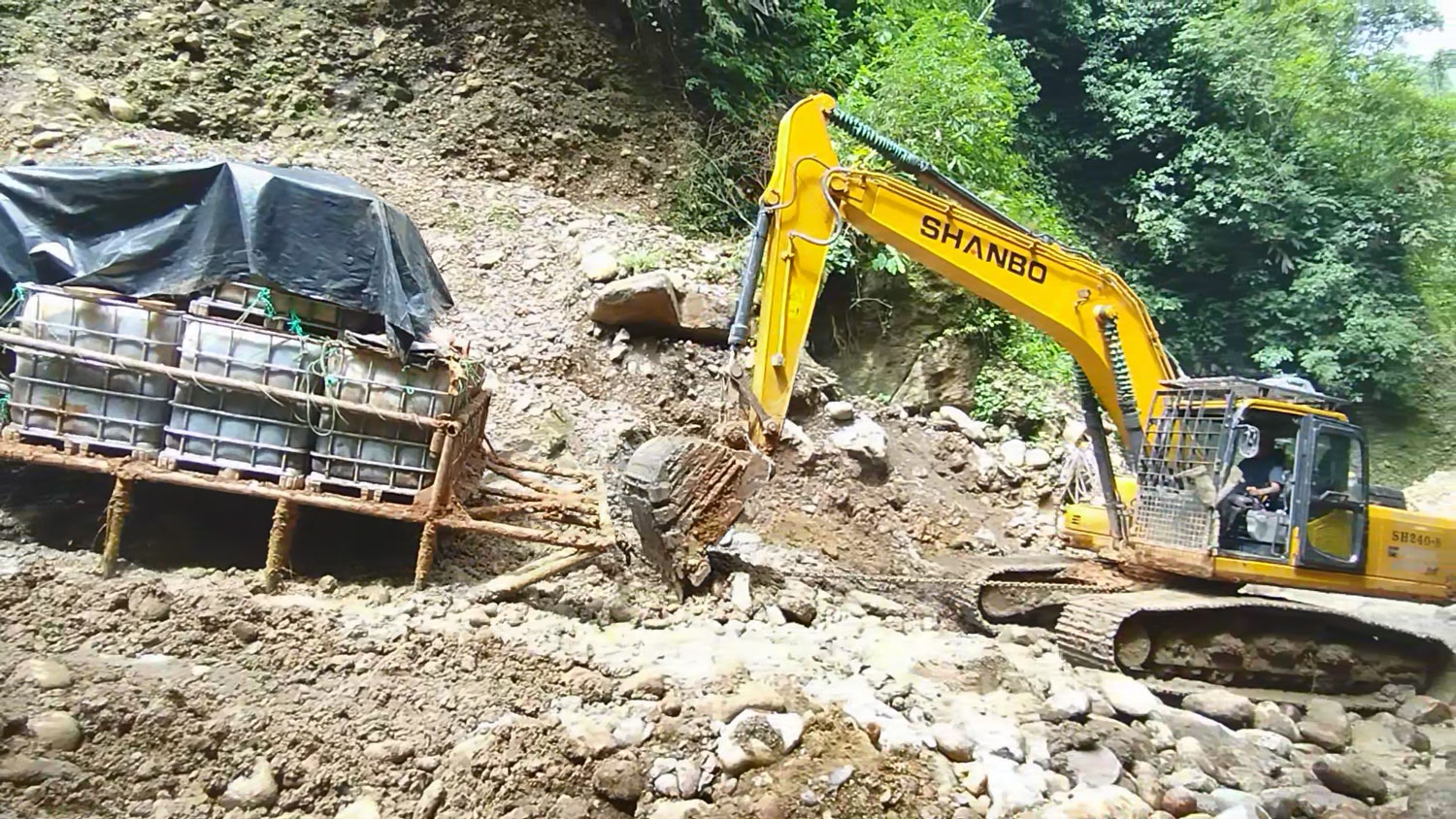 SH240-8 Crawler Excavator 