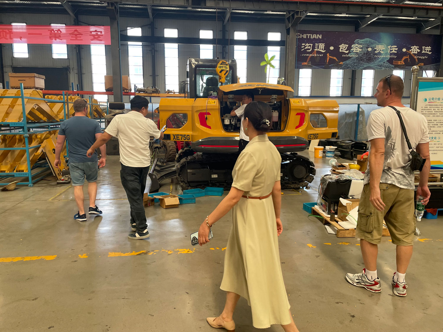 China Min Excavator  Factory