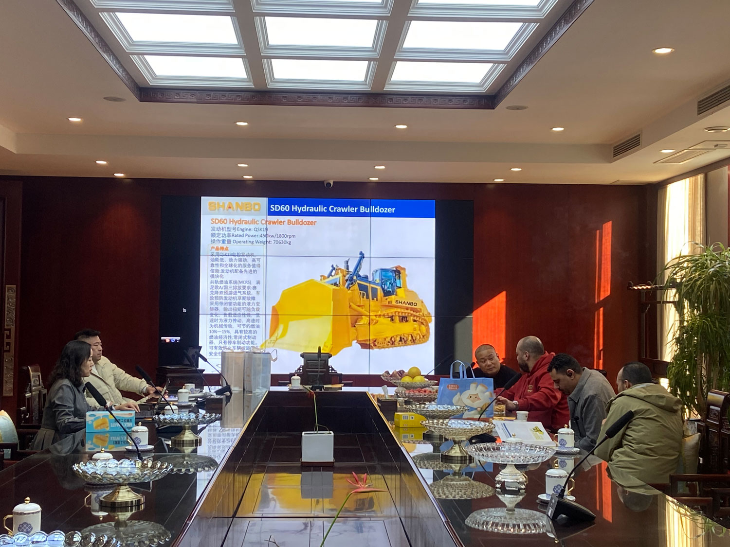 SD46 standard bulldozer technical display