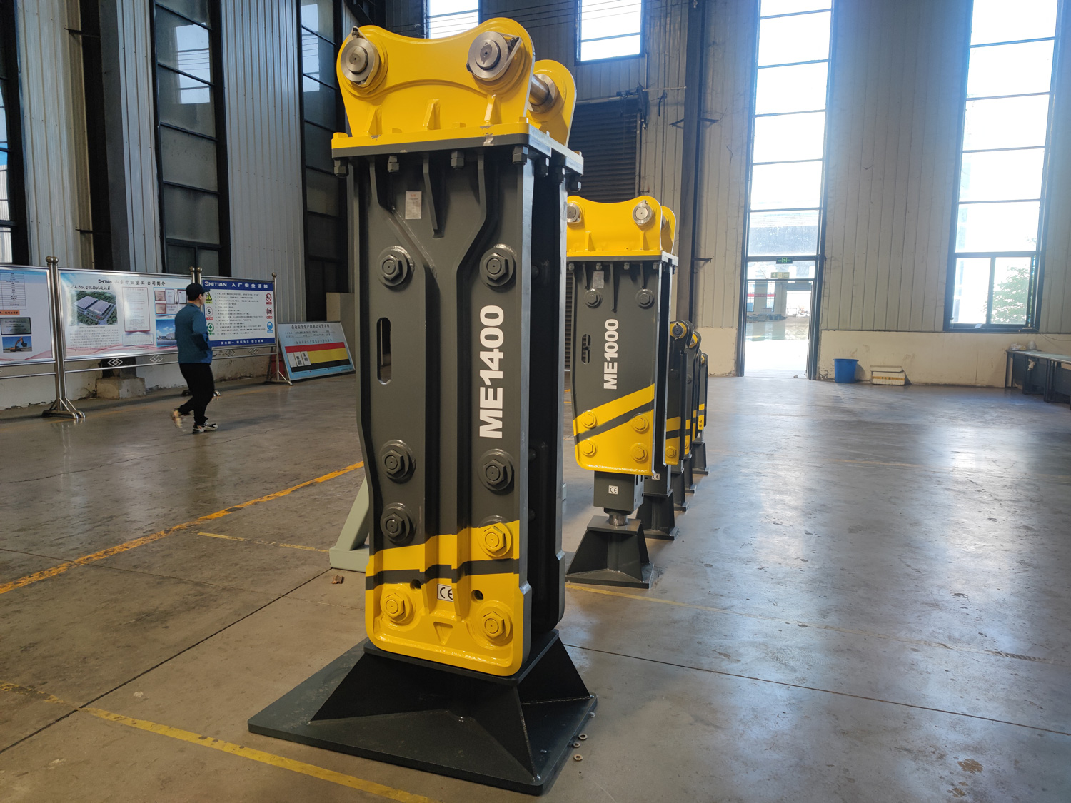 ME1400 Hydraulic Breaker