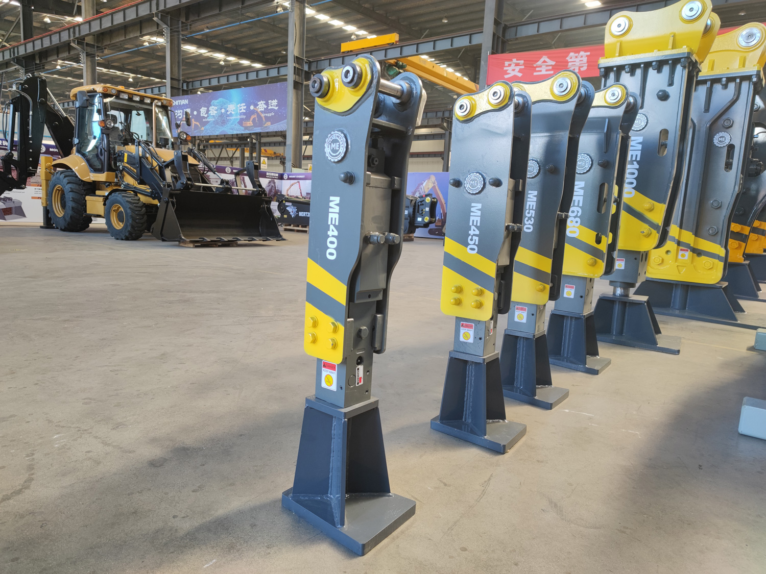 ME400 Hydraulic Breaker