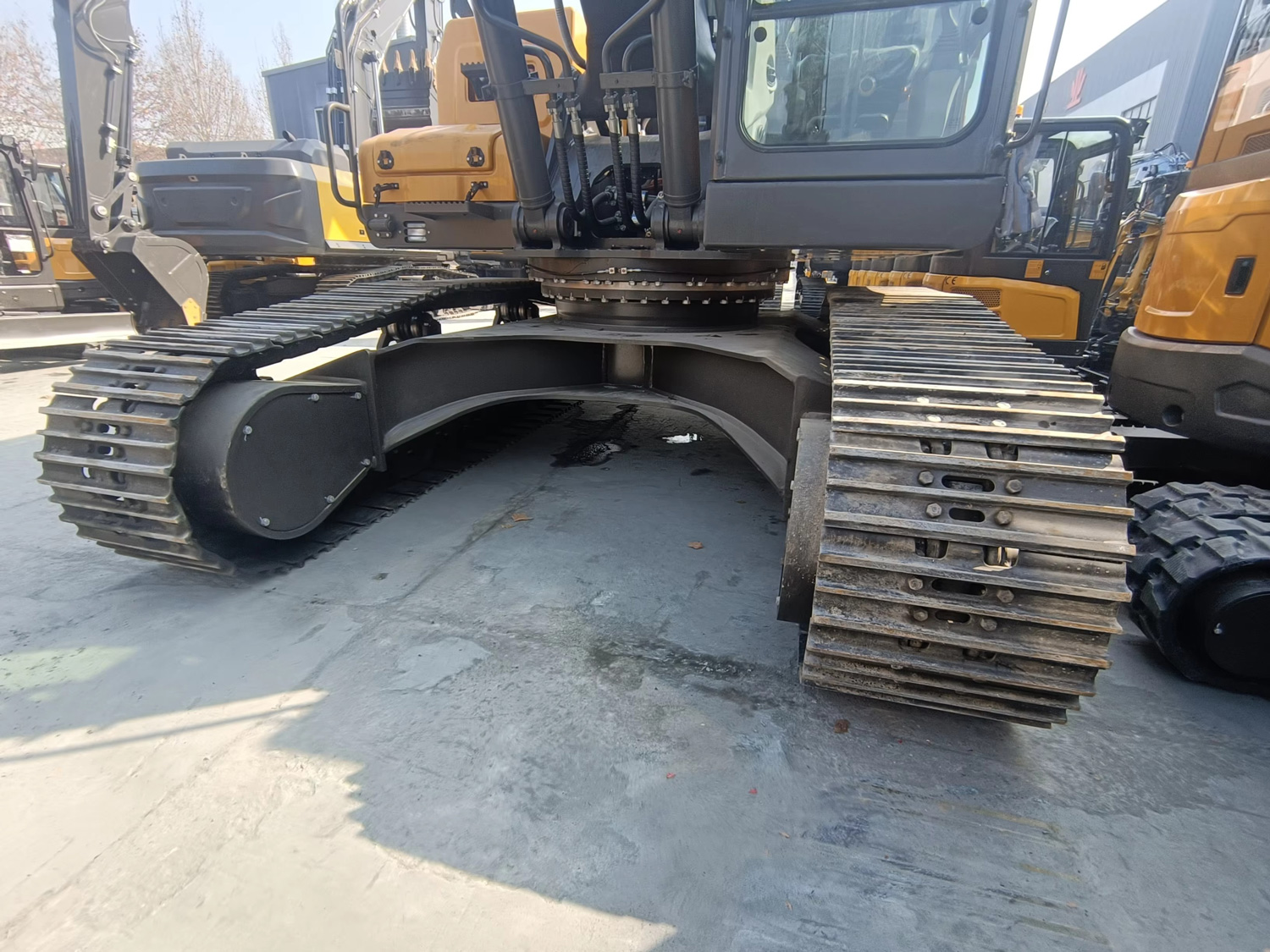 SH330 Excavator Detail 1