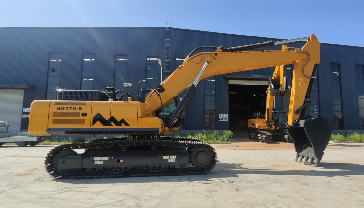 SH470 Large Excavator