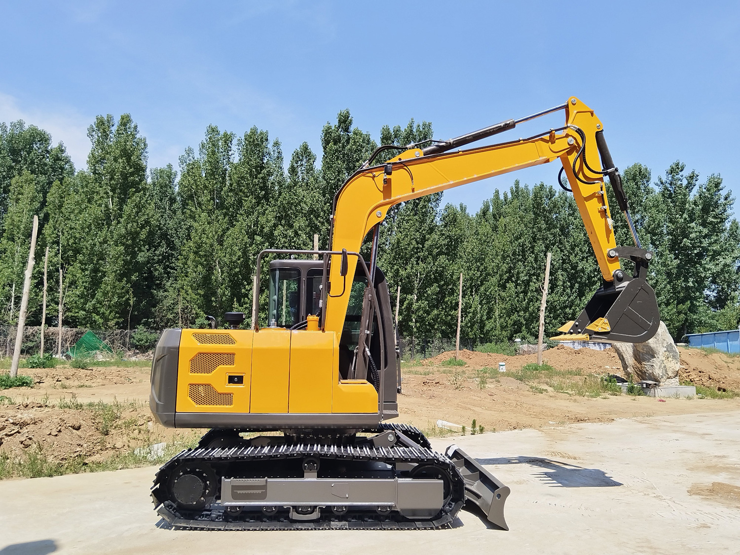 SH75 Small Excavator