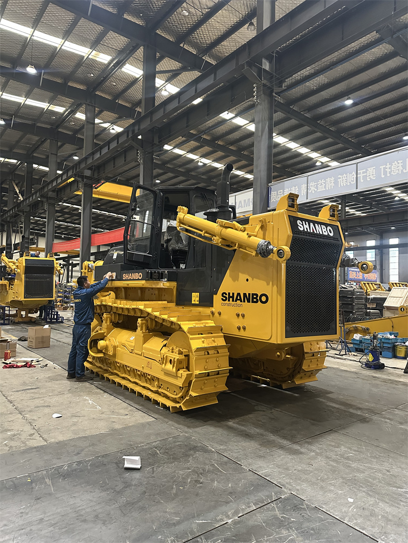 SD32 crawler bulldozer production line at manufacturing factory