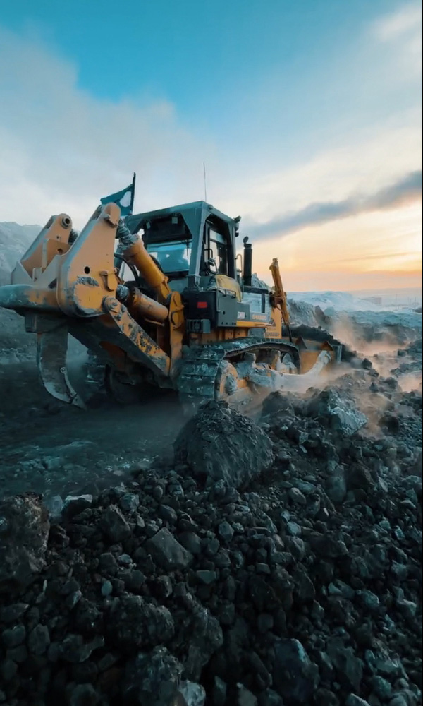 SD32 works in extremely cold environment in Yaku, Mongolia 04